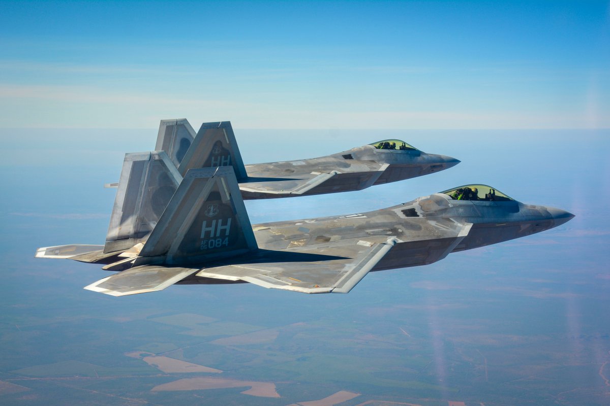 TalismanSabre's tweet image. Two @usairforce F-22 Raptors fly over the Northern Territory as part of #TalismanSabre2023.
#StrongerTogether #FriendsPartnersAllies