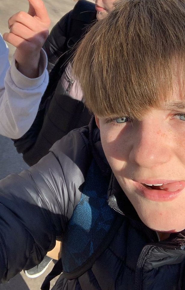 💥💥 (@valenandersen_) on Twitter photo 