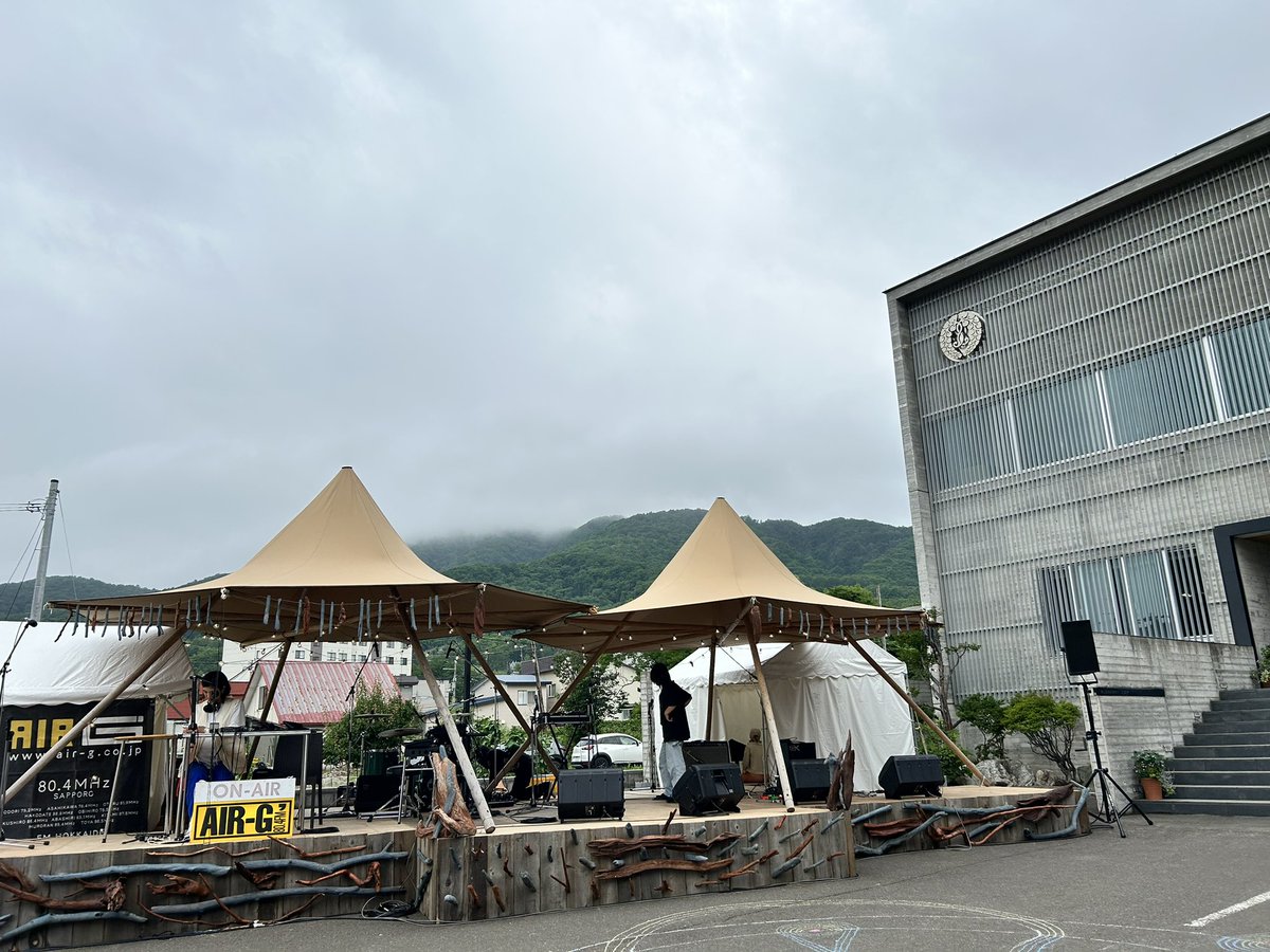 ataro01's tweet photo. 毎年の夏の思い出といえば #THEbeachDAY 。
#andlove 二代目ひとみんのご尊顔を至近距離で。 https://t.co/iQgiWYwu5J