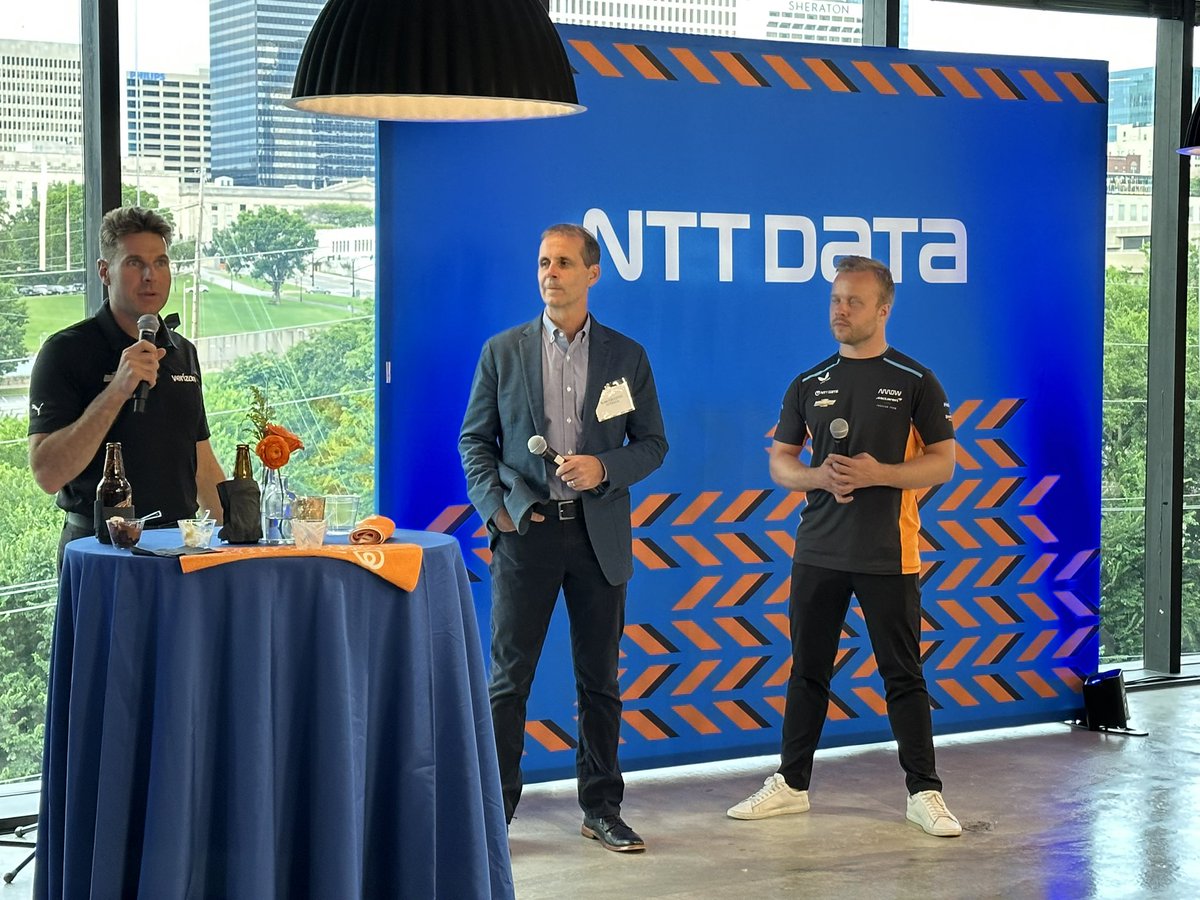 Thanks for stopping by our #Innovation Pit Stop @FRosenqvist and @12WillPower ! Love when @IndyCar races where @NTTDATAServices has an office and we can introduce our clients to these awesome athletes.