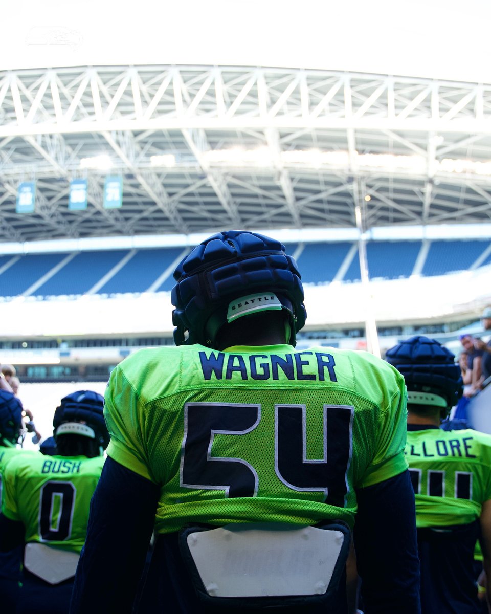 Seahawks's tweet photo. 📍 𝙃𝙊𝙈𝙀 

#GoHawks x @Boeing