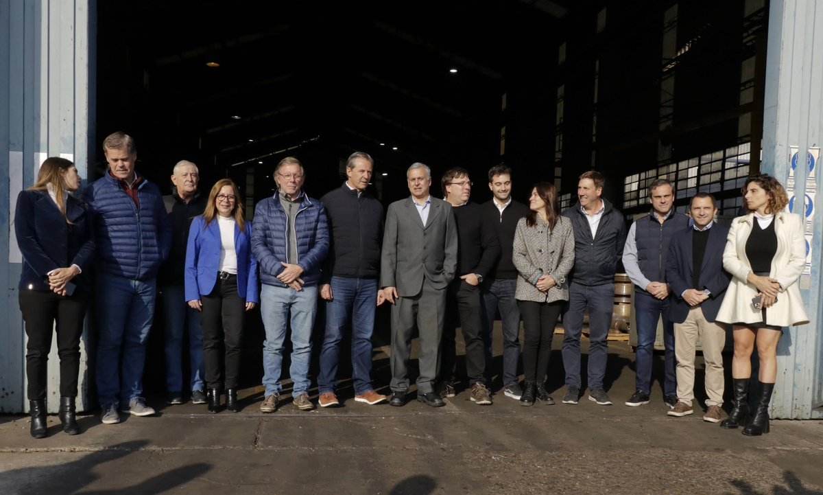 germangrane's tweet photo. Comparto imágenes de la jornada en Gualeguaychú y Larroque donde dialogamos con industriales, empresarios y vecinos sobre lo realizado en este tiempo y los desafíos futuros. https://t.co/R3kN029KqP