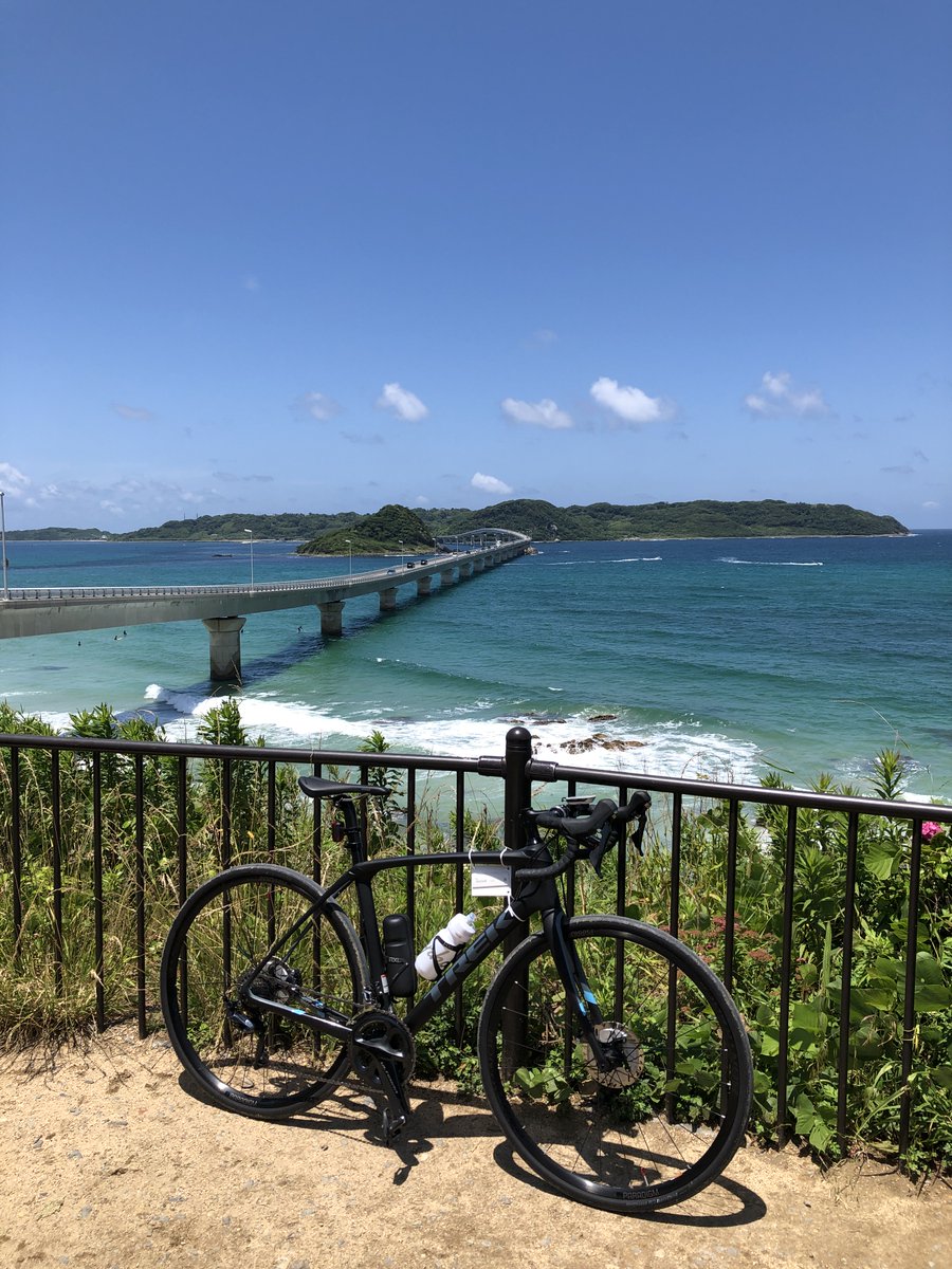 kjtweb's tweet photo. 暑いので今日も過去pic
最近は完全に過去picばかり。。。
2019年のツール・ド・下関
夏っぽく、角島大橋で投稿してみました。
#ロードバイク #自転車 #TREK #サイクリング #ロードバイクのある風景 https://t.co/g9neczYnnB