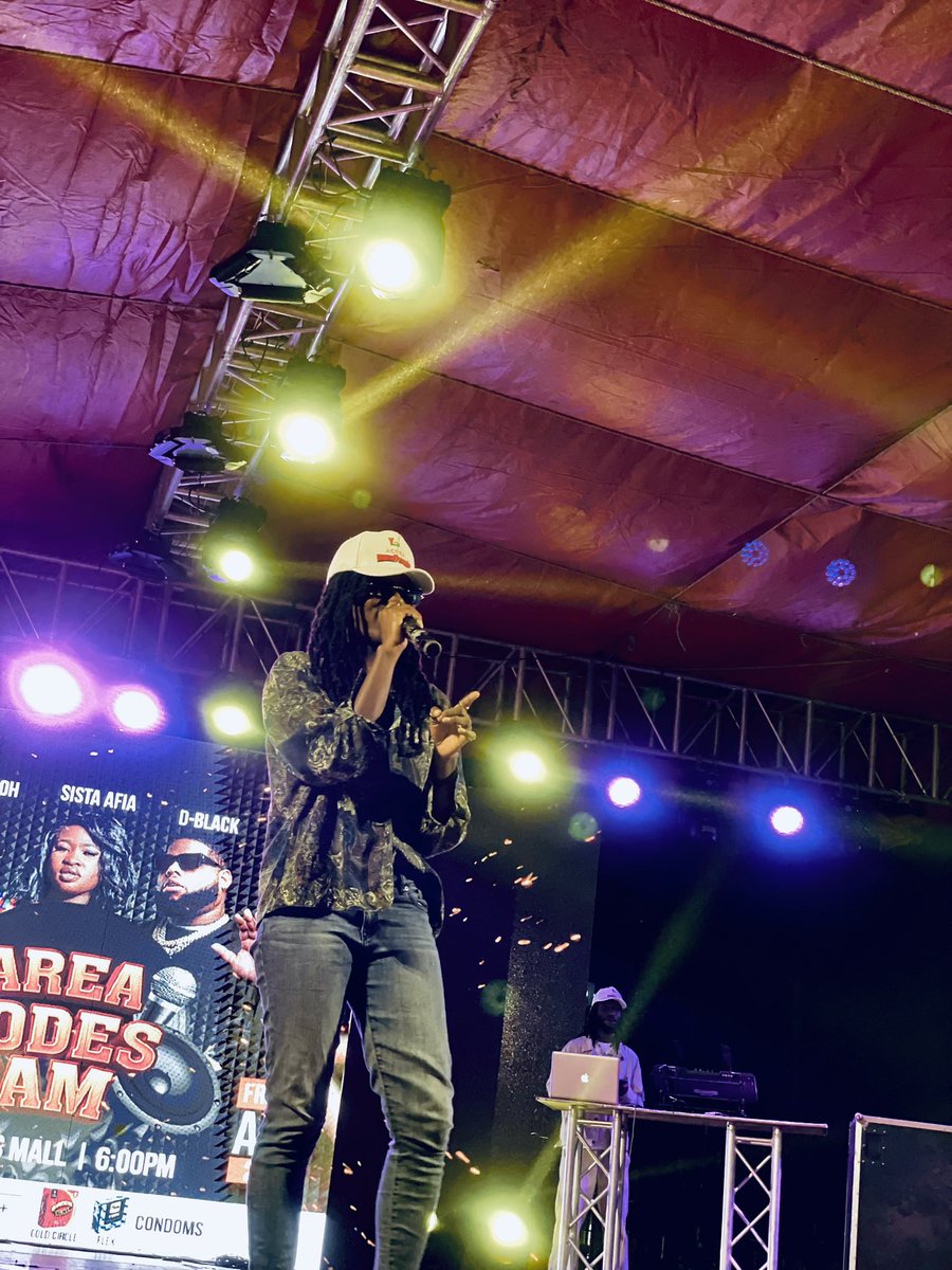 cheesewavegh's tweet image. The wavy @_Princesss_AJ got the crowd lit  #AreaCodesJam