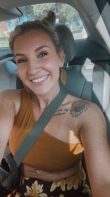 Where ya taking us on our date? &hearts;️ https://t.co/YnS45bNaSB