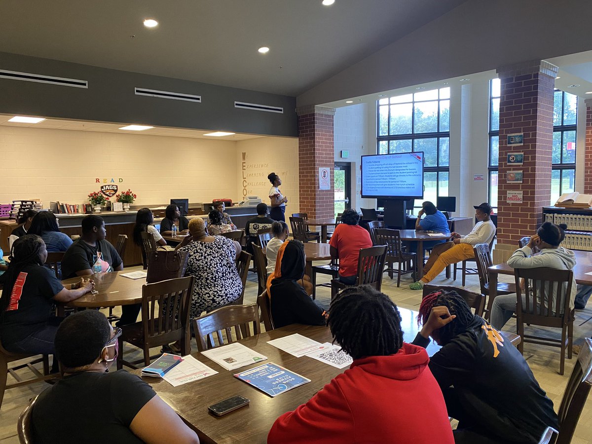 LytriceMurray's tweet photo. Thank you to all the students, parents, and staff that came out to Freshman/New Student Orientation .  Go Jags🐾🐾 @SumterCentral https://t.co/uZDbkYoKPl