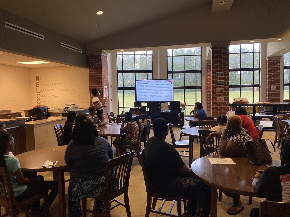 LytriceMurray's tweet photo. Thank you to all the students, parents, and staff that came out to Freshman/New Student Orientation .  Go Jags🐾🐾 @SumterCentral https://t.co/uZDbkYoKPl