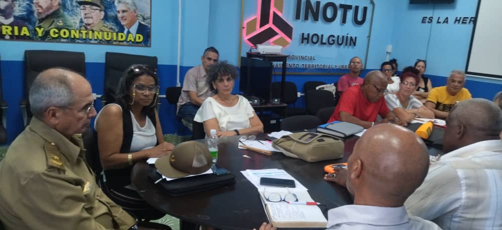 InotuWalter's tweet photo. La comisión del #INOTU se reúne para las conclusiones de la visita integral en la Delegación Provincial de #Holguin .#FidelPorSiempre #Cuba #ConTodosLaVictoria #Ley145 https://t.co/MfD2oSaoEn