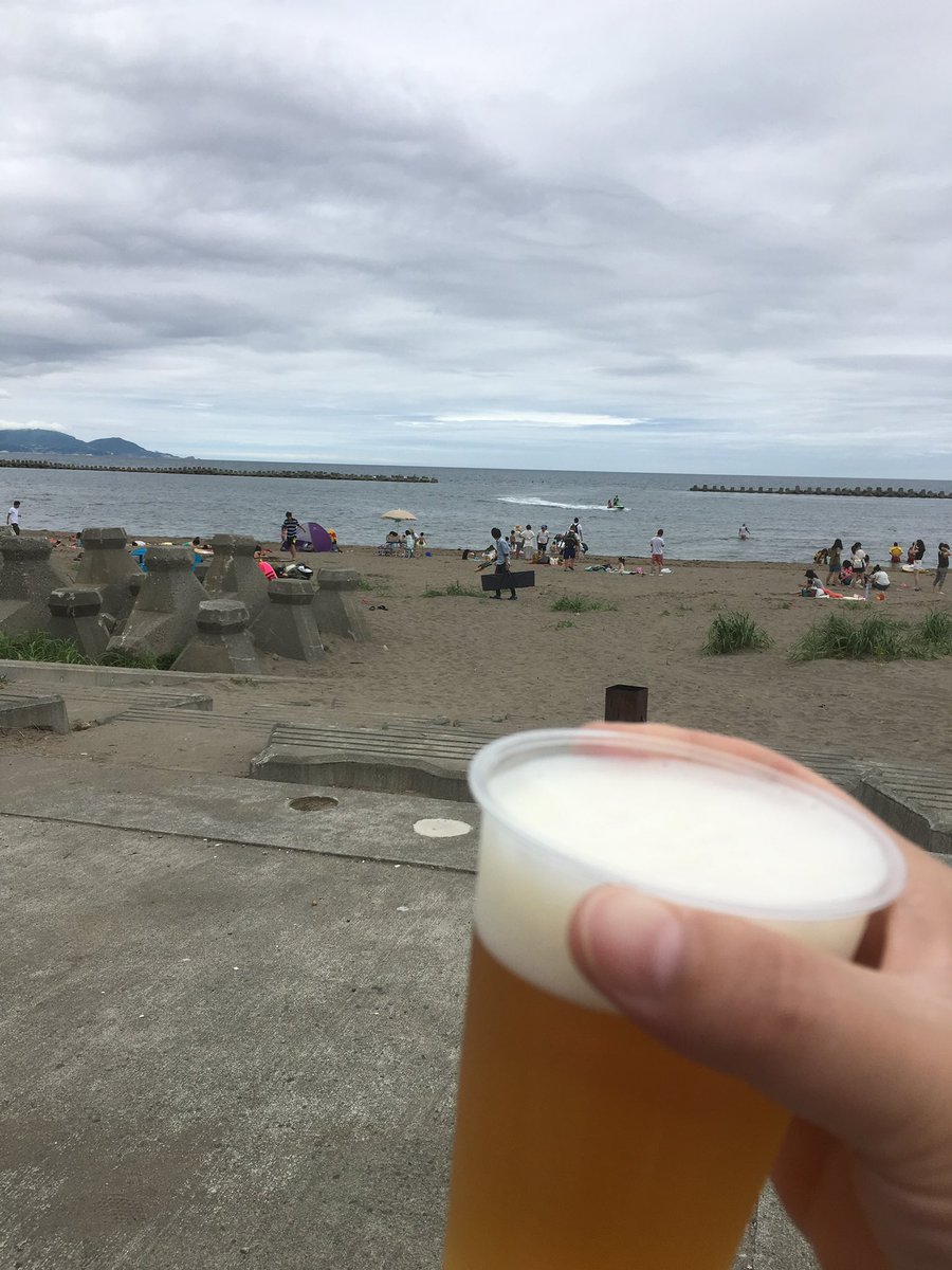 ataro01's tweet photo. さらにさらに遡って、第二回目の #THEbeachDAY 。この時は、本当に砂浜の真横で放送してましたね。 パエリアがめっちゃ美味しかった。
#andlove https://t.co/bkNMrnzLNn