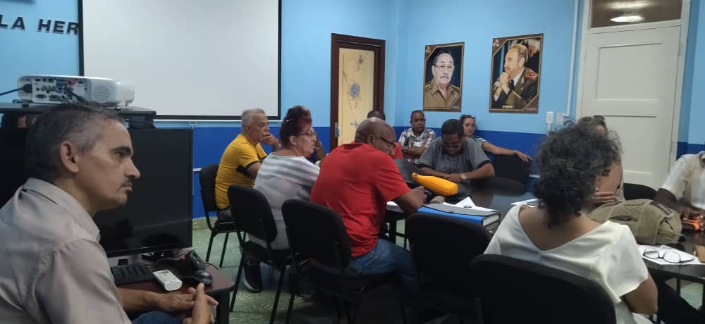 InotuWalter's tweet photo. La comisión del #INOTU se reúne para las conclusiones de la visita integral en la Delegación Provincial de #Holguin .#FidelPorSiempre #Cuba #ConTodosLaVictoria #Ley145 https://t.co/MfD2oSaoEn