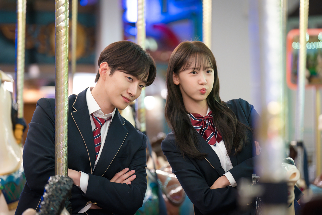 follow_leejunho's tweet photo. '킹더랜드' 종영 D-1…이준호♥임윤아, 미공개 비하인드 大방출

https://t.co/tkRgGpHkwM

#이준호 #LEEJUNHO
#준호 #JUNHO
#킹더랜드 #Kingtheland #JTBC
#구원 #GuWon https://t.co/z3v7OIR8z1