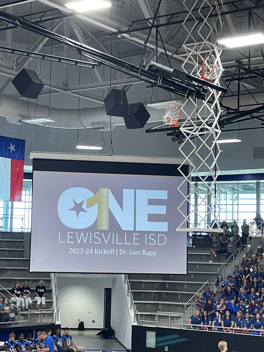 PURI_CRE's tweet photo. 15th year as an educator & 9th year in LISD #BEtheONE #CREleads #LewisvilleISD https://t.co/cins0LlQah
