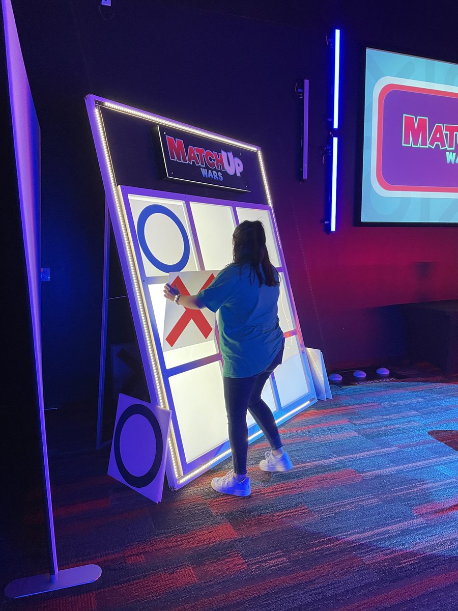 CarrolltonElem's tweet photo. As a staff, we work hard and play hard! Today was a day of synergizing! We headed to Farmers Branch and battled it out at the Game Show Battle Rooms! Thank you for hosting us today!! @Monica_Koen @CFBISD @EldredgeWendy https://t.co/Xh4YUuwomL