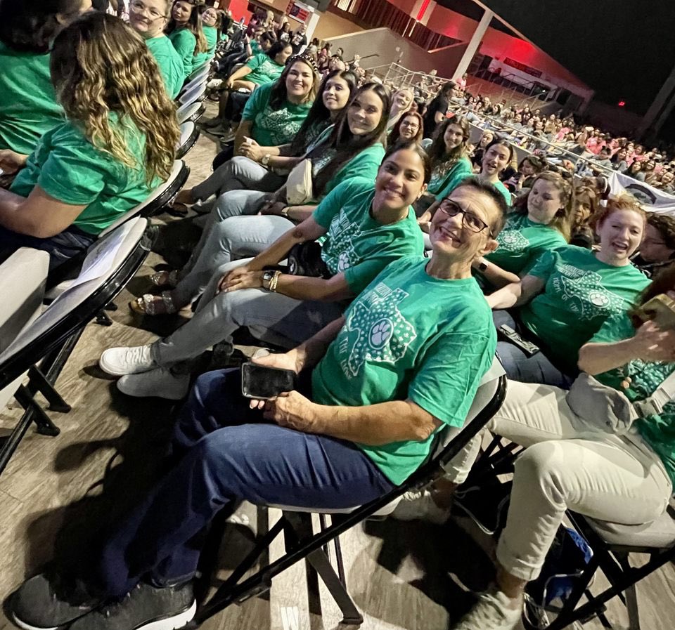 CarrolltonElem's tweet photo. Convocation 23-24! The CE Staff is pumped up to start 2023-24 with @cfbisd!! #wearefamily❤️ @Monica_Koen @EldredgeWendy https://t.co/OfBE2AxxAA