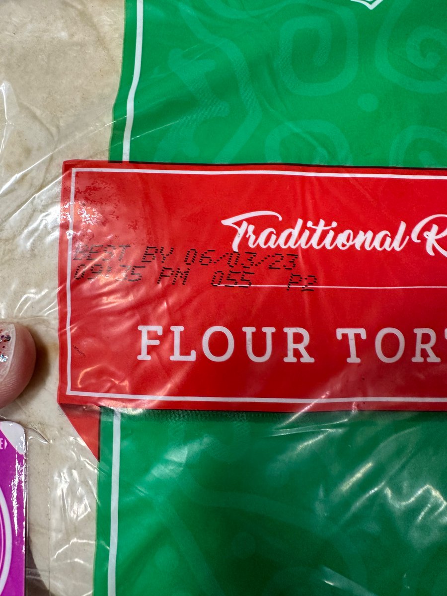 dorkybones's tweet photo. Ewww @FoodLion #expired https://t.co/AsdgFmoqmw
