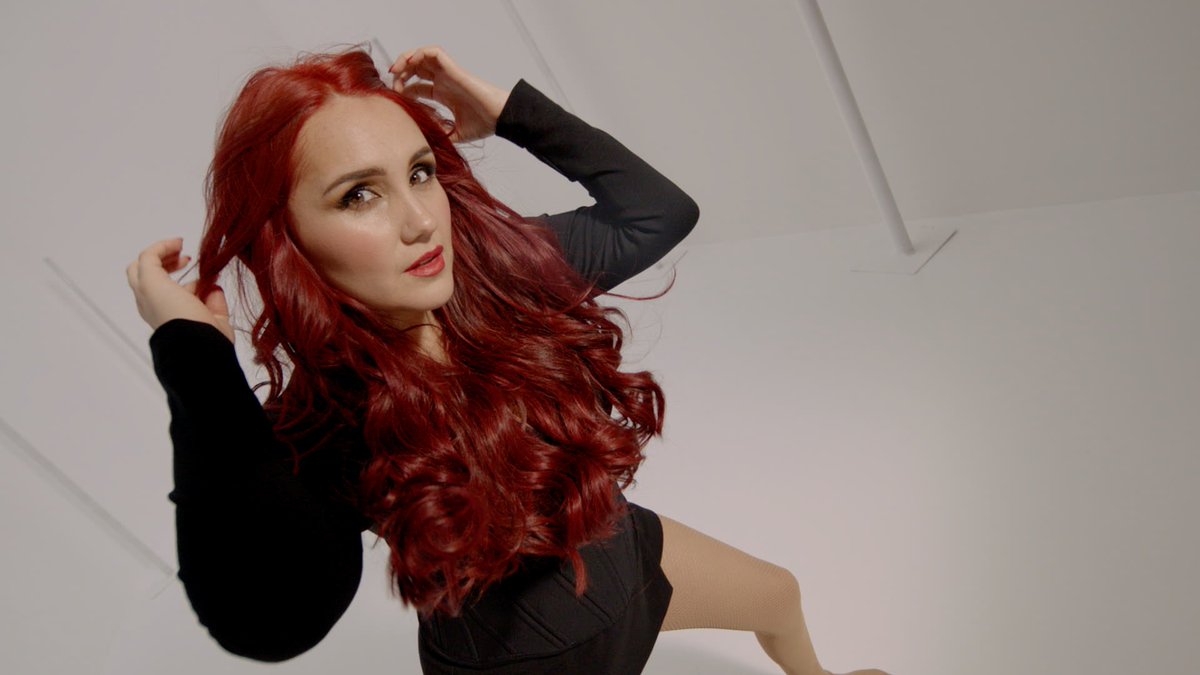 DulceMaria's tweet photo. OMG !! Ya vieron esto?? 😍😍😍#RojoDulcemaria #DulceMaria  que locura !! Yo aún no lo asimilo jajaja y ustedes ?? https://t.co/cuudROqJJt