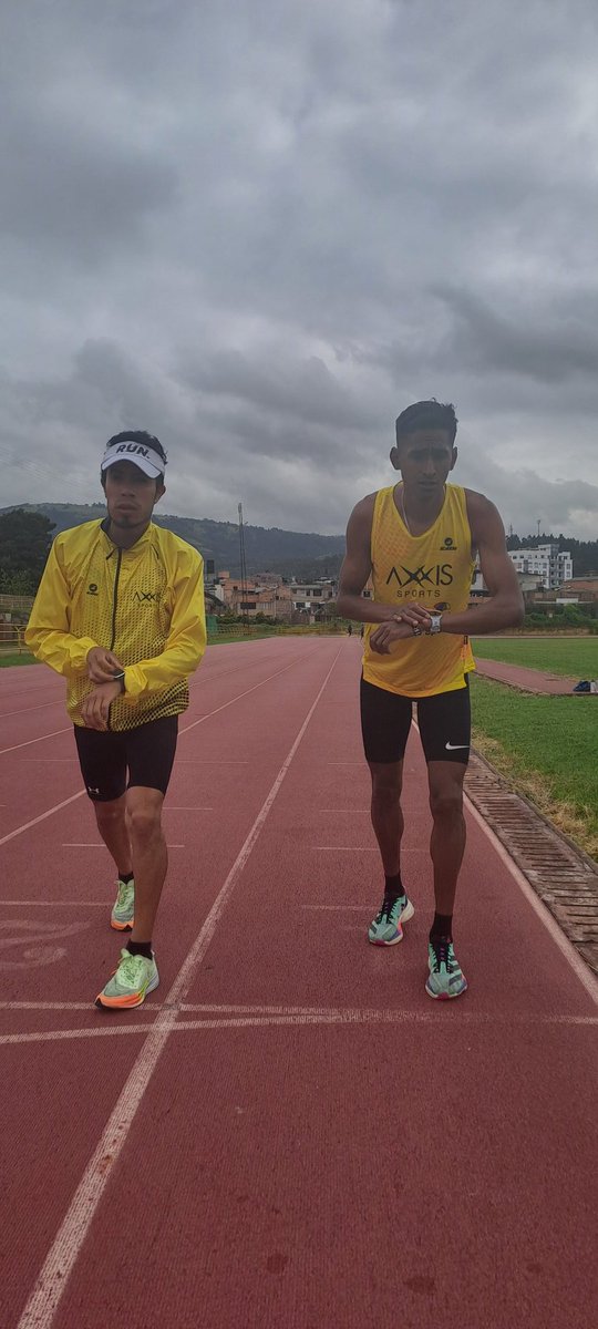 Campamento de 4 semanas en Paipa previo a la maraton de Berlin ! <a href="/SportsAxxis/">Axxis Sports</a> <a href="/Alfonso_Laso/">Alfonso Laso Ayala</a> <a href="/fmolestinae/">PANCHO MOLESTINA</a> <a href="/PatricioJDiaz/">Patricio Javier Díaz</a> <a href="/gianniuqui/">Gianni Uquillas A.</a> <a href="/LuigiMarchelle/">Luigi Marchelle</a>