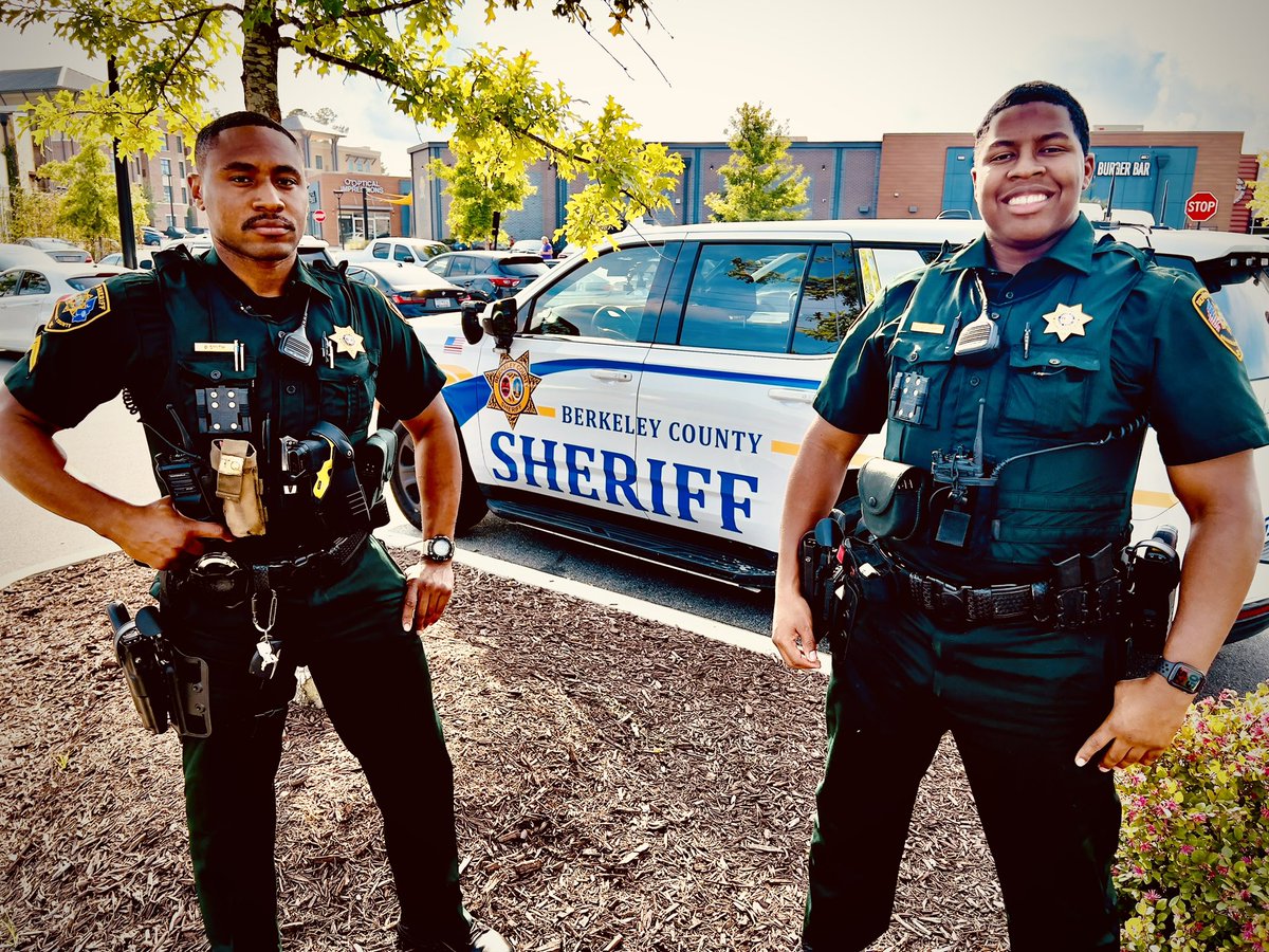 sedvert's tweet image. #OnPatrolLive (Ep 205) - In Berkeley Co tonight we once again join @Cpl_D_Smith and Deputy Williams of @BerkCoSheriff. Kick up those feet and tell your show buddy to hurry up and sit down … it’s almost time! @ReelzChannel @OfficialOPLive @peacock #OPLive #OPNation #OPLiveNation