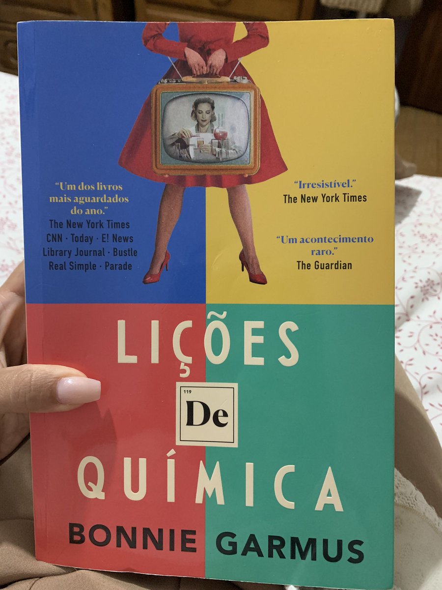 vanessacmsoares's tweet photo. Terminei de ler o livro que me fez rir num parágrafo e me fez chorar no parágrafo seguinte. Que viagem!
Revoltante em muitas situações, mas com uma mensagem feminista poderosa.
Seis e Meia 🐶 é agora o meu cão literário favorito!!

Corram para ler. https://t.co/CcqqNz075Q