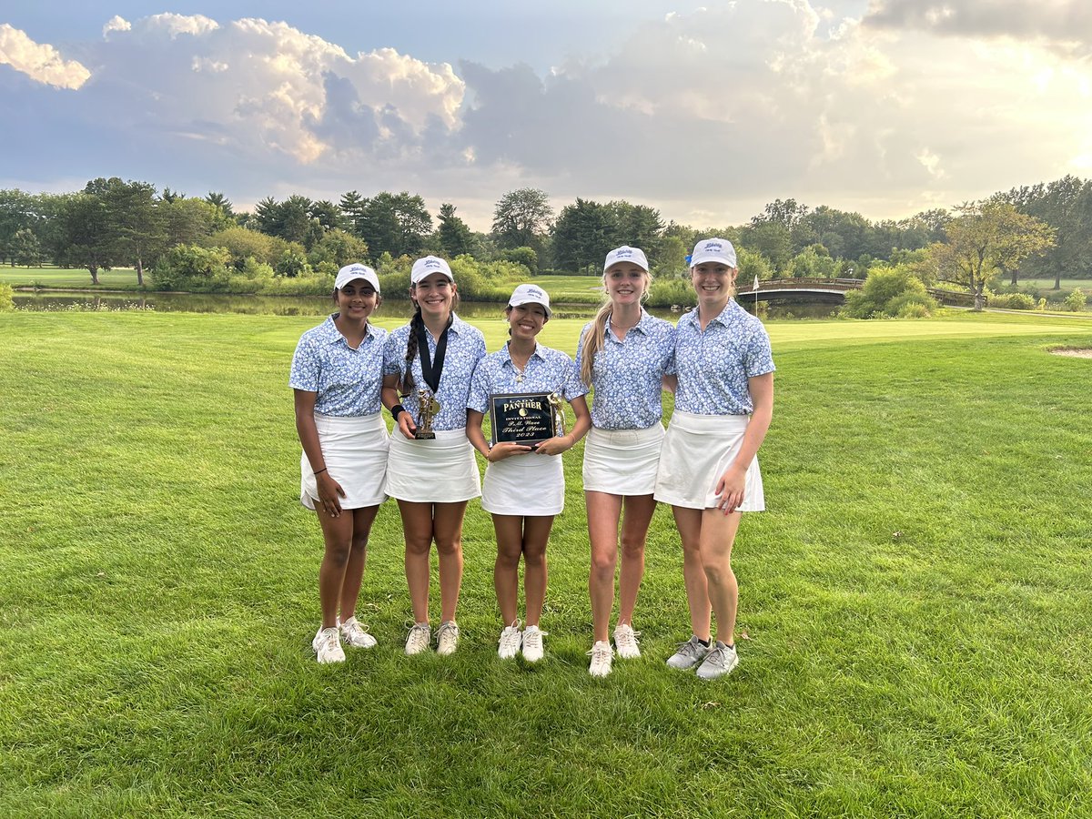 olhsgirlsgolf's tweet photo. An outstanding start to the season at the Pick North Invite. The Patriots scored an impressive 312 (Dakota 69, Liv 76, Mia 80, Shreya 87, Kennedy 91) taking 3rd place! Dakota led the team with a PR of 69! Go Patriots! https://t.co/Dee3dieUQy