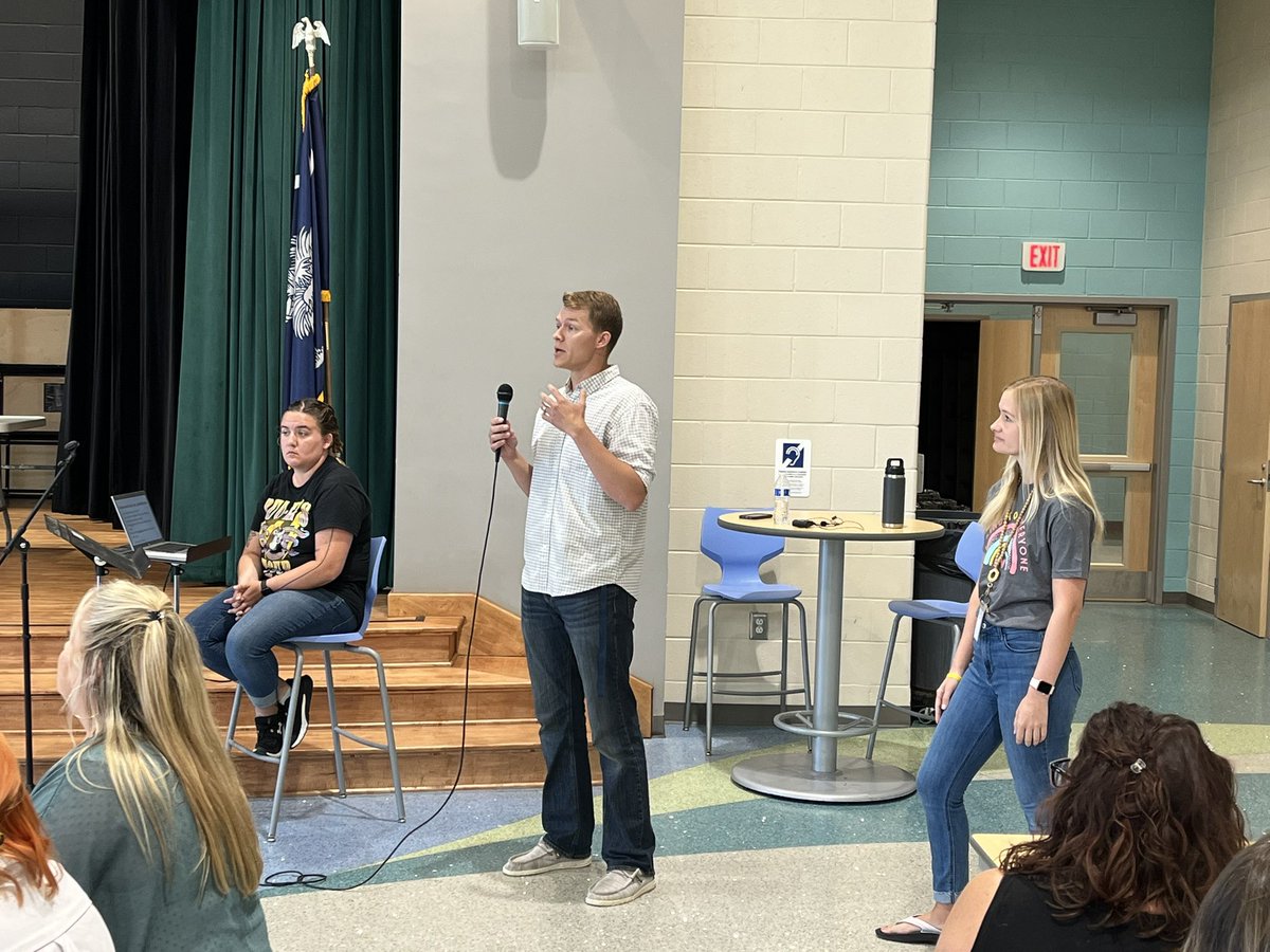 RiverbankElem's tweet image. This was a fantastic week of learning and preparation @RiverbankElem   Several staff members led our professional development as we learned together. When we learn, our students grow. #LearningisRequired