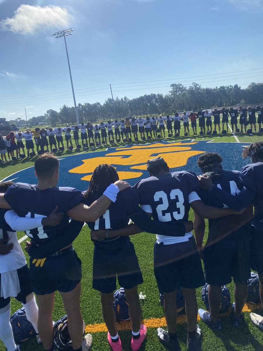 WarnerUFootball's tweet photo. Be Better Than You Were Yesterday.

#RoyalWay🦁 https://t.co/4K5mo0XMqx