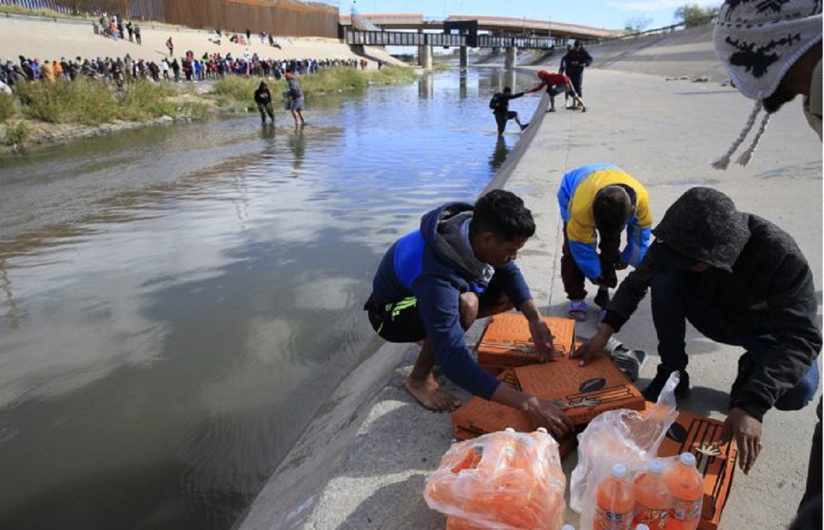 #3Ago Dos bebés y sus madres venezolanas fueron rescatados por miembros de la guardia nacional en el río Bravo, en la frontera entre México y Estados Unidos, en dos casos separados que ocurrieron en menos de 24 horas en una zona cercana al puente nacional 2