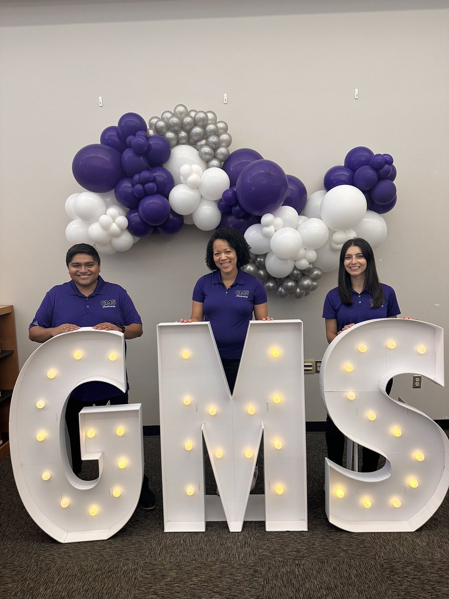 Mrs_Sandy_Leads's tweet photo. First day with teachers with my crew! Check back in nine months to see if we’re all still smiling!! 😝 #theOGsquad #theOGAPs https://t.co/YxUExEfTYz