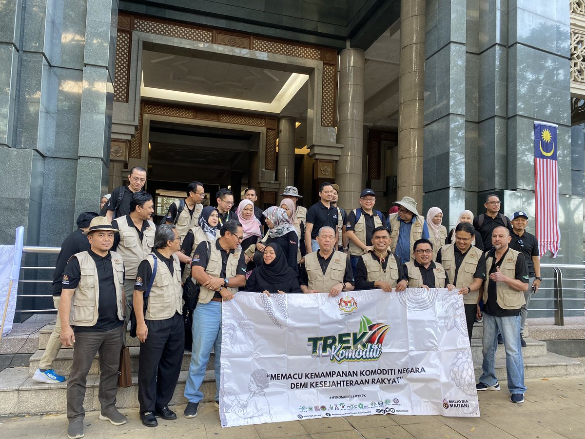 Moga perjalanan Trek Komoditi zon tengah ke N9 dsn Selangor dipermudahkan #mykomoditi <a href="/MyKomoditi/">Kementerian Perladangan dan Komoditi (KPK)</a> YAB TPM DS <a href="/PetraJayaMP/">Fadillah Yusof 🇲🇾</a>  <a href="/haliza82/">Haliza Lavender</a> <a href="/zakhir69/">🇲🇾 Abg Madu ابڠ مادو</a> <a href="/nyonyacyber/">n u r u l</a> <a href="/mpoGREEN/">Malaysian Palm Oil Green Conservation Foundation</a> <a href="/ownbest777/">ownbest77</a>