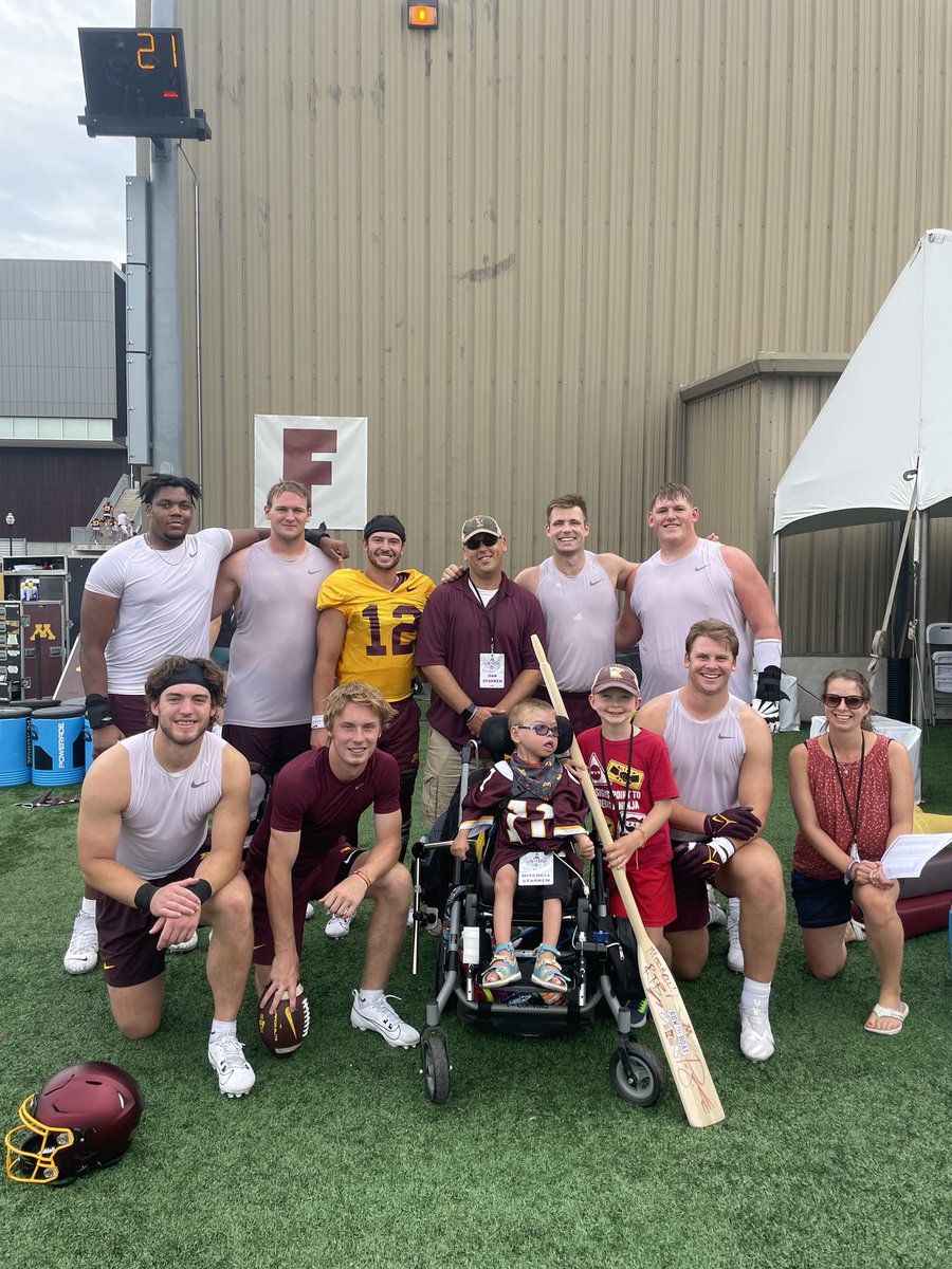 MNFBDEV's tweet photo. Our IMPACT PLAYER, Mitchell, stopped in to check in with Coach Fleck and see how the young men were doing. He’s rocking his new #11 jersey.
@GoTeamIMPACT @DisanoJack @Mark_Crawford96 @ctkramer5 @MaxShikenjanski @ryanselig_ @alextelliott23 @PhilDaniels77 https://t.co/Pe5hBcRXxP