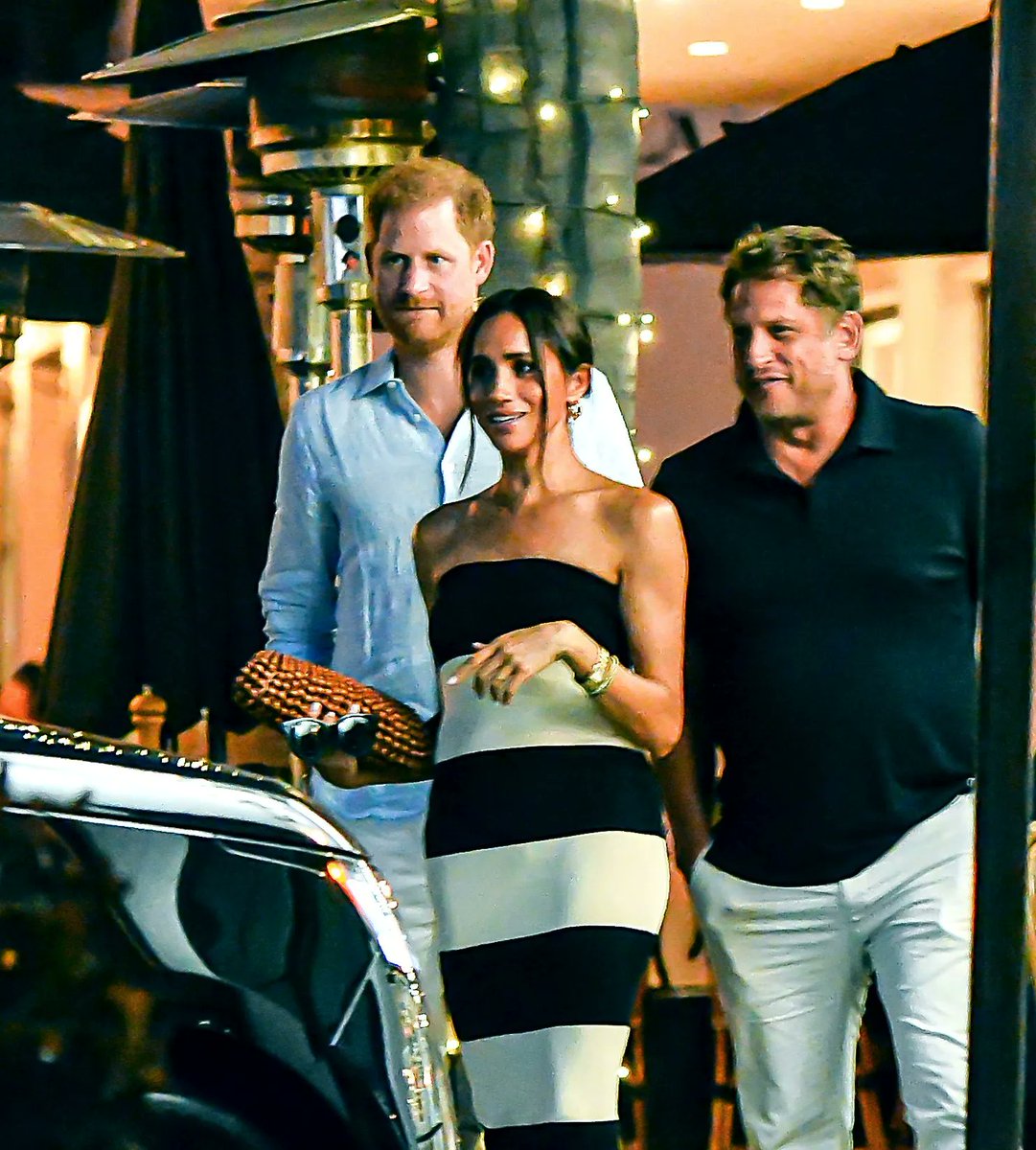 Classy Crown Princess Victoria👌
While 'push in front' Megain a former D-List Cable TV actress, turns up at a trendy Restaurant in Monticieto wearing a beach dress & sandals 🫣 Harry few steps behind
Why can't TW just get herself a stylist
#meghanmarkle46 #MeghanMarkleHasNoTalent