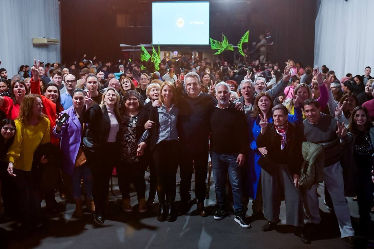 RossiAgustinOk's tweet photo. Gracias @laucolle, @JorgeBertiVC y a todos los compañeros y compañeras de @unionxlapatria del Departamento de Constitución, Santa Fe, por el cálido recibimiento y por el acompañamiento. https://t.co/DNomygximL