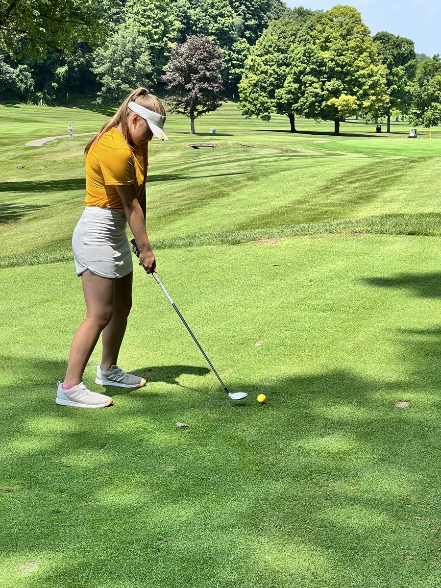 Butler Girls Golf ⛳️ 2023 season is underway!  A Varsity victory vs Oakwood at DCC to open the season and a great match vs Fairmont with both Varsity and JV.  Let have a super season young ladies !