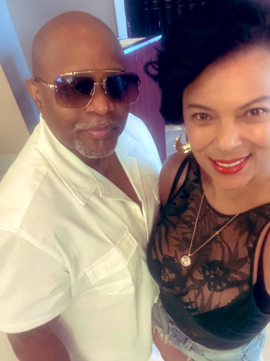 mzsadie's tweet photo. Too fly to be shy: You two lit up my day here in Las Vegas. Had to borrow the beautiful Casey for an amazing lunch date at Caesar’s Palace. @Lorenzo4016 @ReadCaseyCarter @CaseyAtNight @mzsadie oh, and I was a #savageinthestreets @SavageXFenty 💋 bc Casey always slays. #LasVegas https://t.co/Vdu5EsWj1J