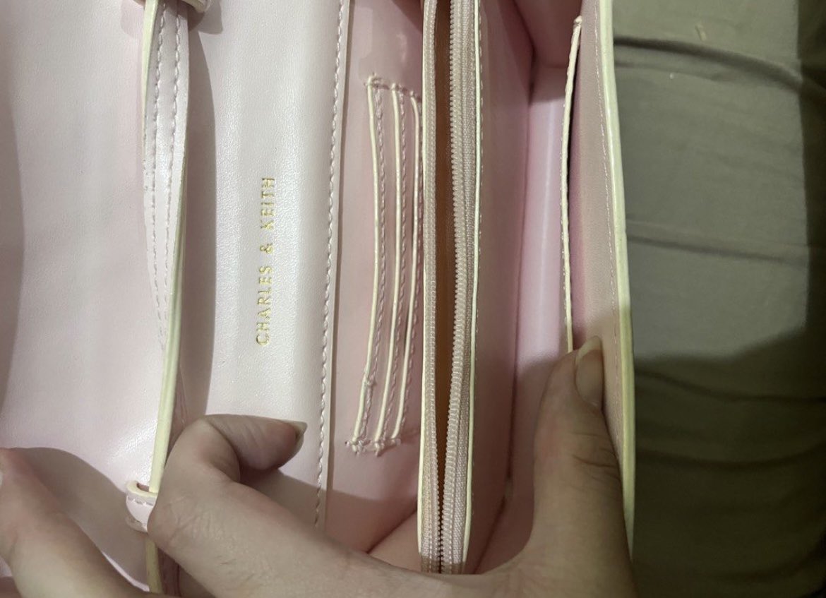 jchauls's tweet photo. ꒰ 🛒 ꒱ 𓂃 🧺  • ✧ ic wts lfb ph ✧
            ⤷ #lovedbyjc 

˗ˏˋ C&amp;K sling bag ´ˎ˗
         ╰ > ₱ 1,500 + fees https://t.co/xlIvAg5MJW