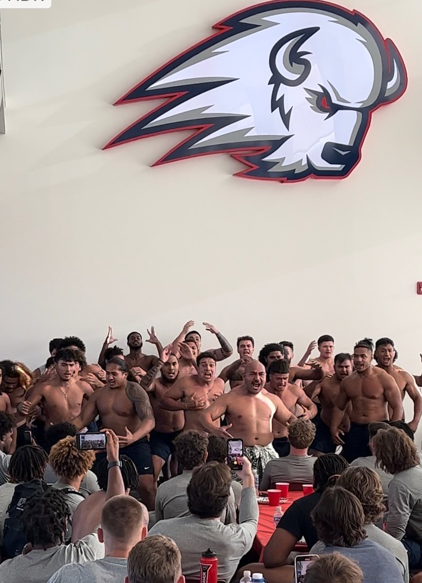 Tonight’s topic - toughness. #Haka <a href="/UtahTechFB/">Utah Tech Football</a>  🦬🌴