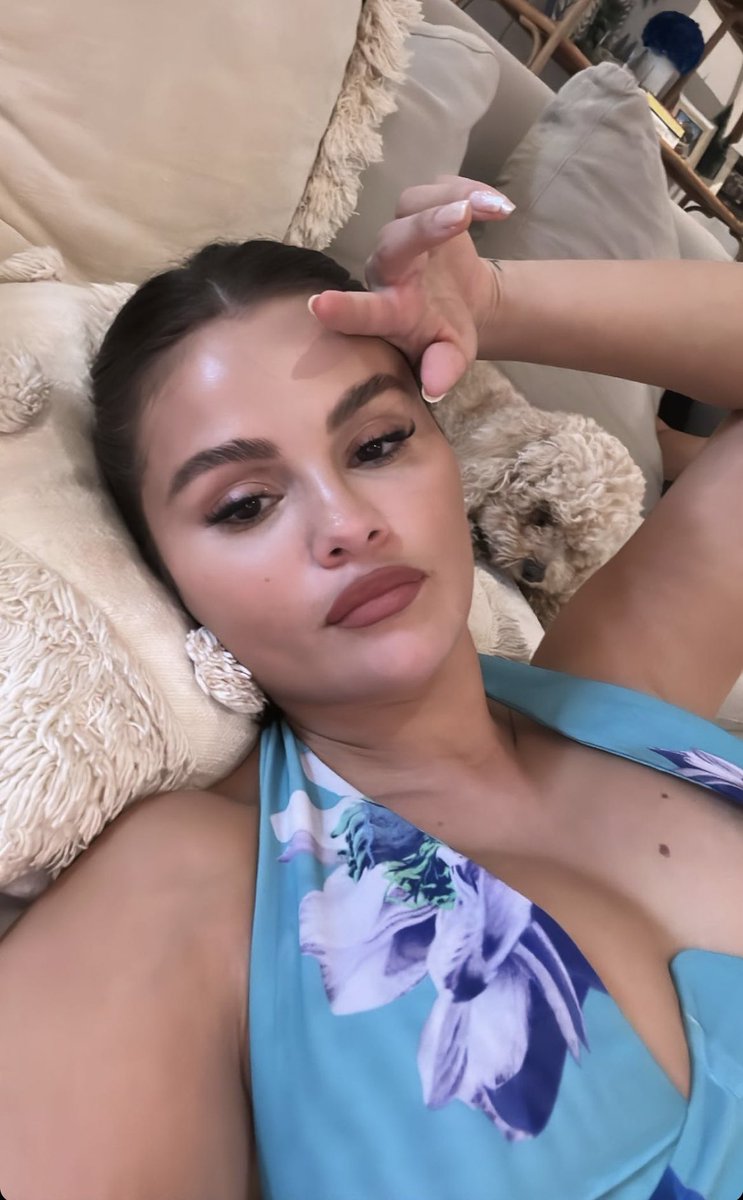 GomezSource's tweet photo. Selena Gomez looks absolutely stunning 🩵 https://t.co/3ko3L1UOLB