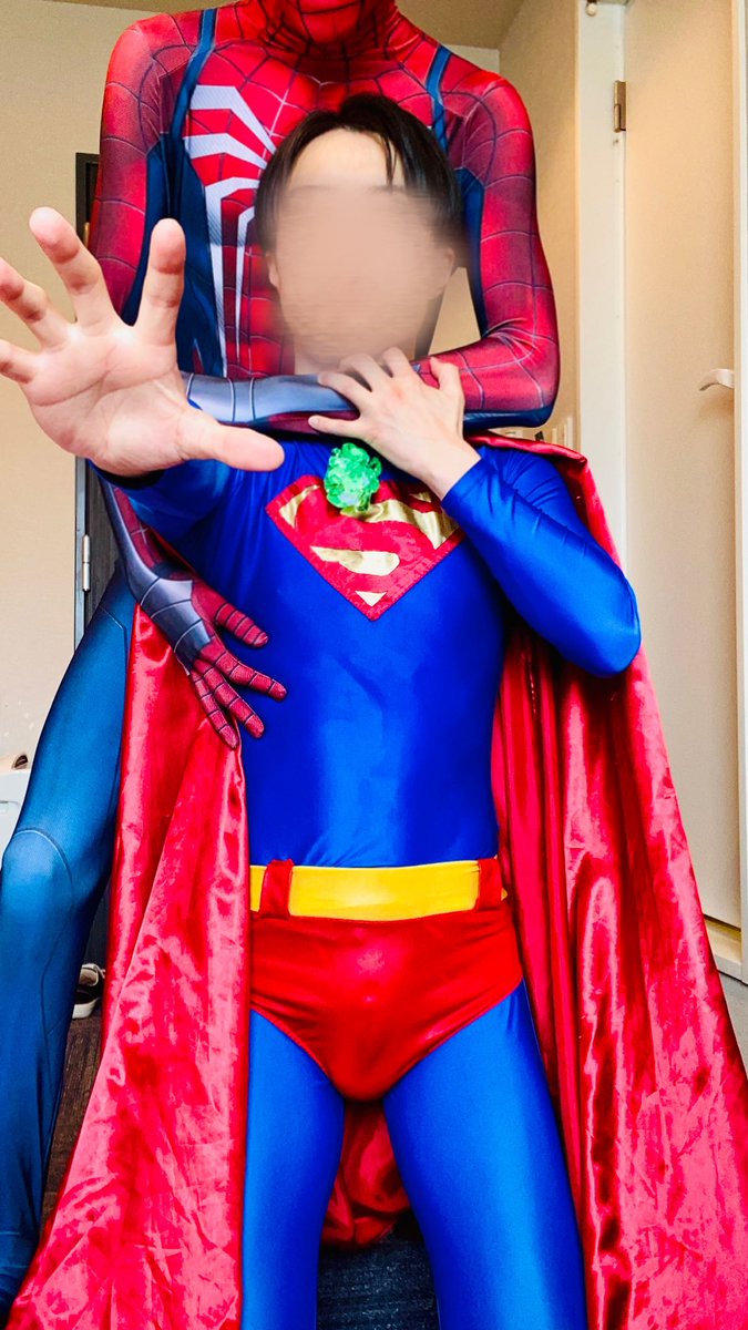 R_super_man's tweet photo. 首を絞められ、力なく救いを乞うスーパーマン

Superman unable to resist being strangled, seeks help

超人无法抗拒被勒死寻求帮助 https://t.co/AJ3sYKWiyv