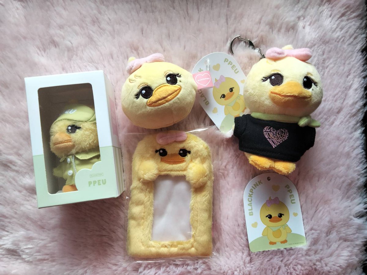 Celine_Tae452's tweet photo. ส่งต่อ PPEU #LISA 
ได้ทั้ง4ชิ้น ราคา 1,100 บาท รวมส่ง 

#ตลาดนัดBLACKPINK
#ตลาดนัดบพ https://t.co/c1QN9TrlP3
