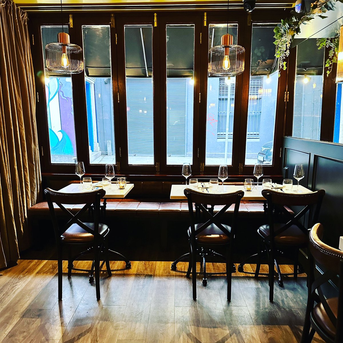 LaGorditaDublin's tweet image. Come be #snug with us &amp;amp; watch that rain fall outside 😍🥰 open at 1pm today &amp;amp; #sunday #bankholiday #holidayawayfromholiday #tapas #yum call 015313303 or pop in if passing (in the rain 🙈😱) we’d love to share a cocktail or two with you ❤️