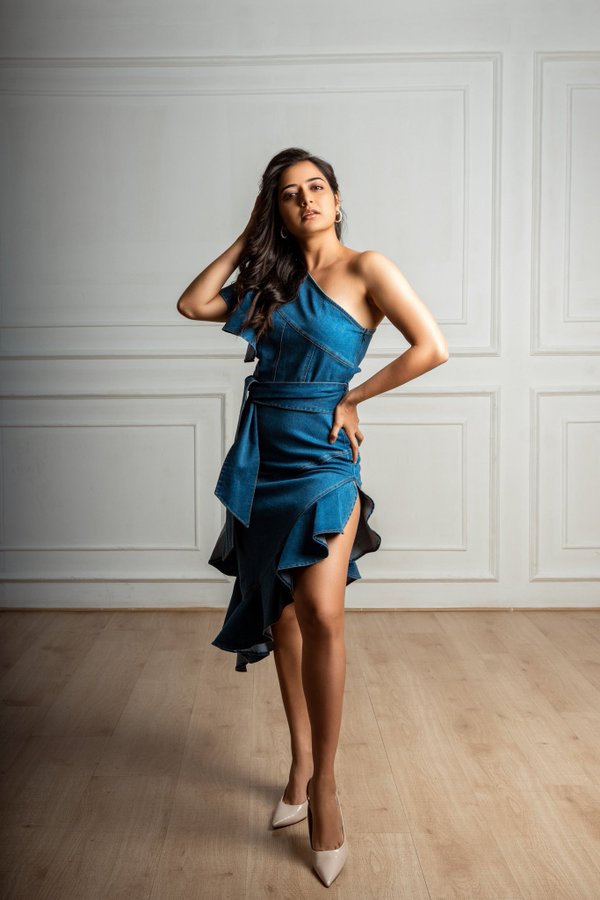 F2v0P4jbAAAF3Q6?format=jpg&name=900x900