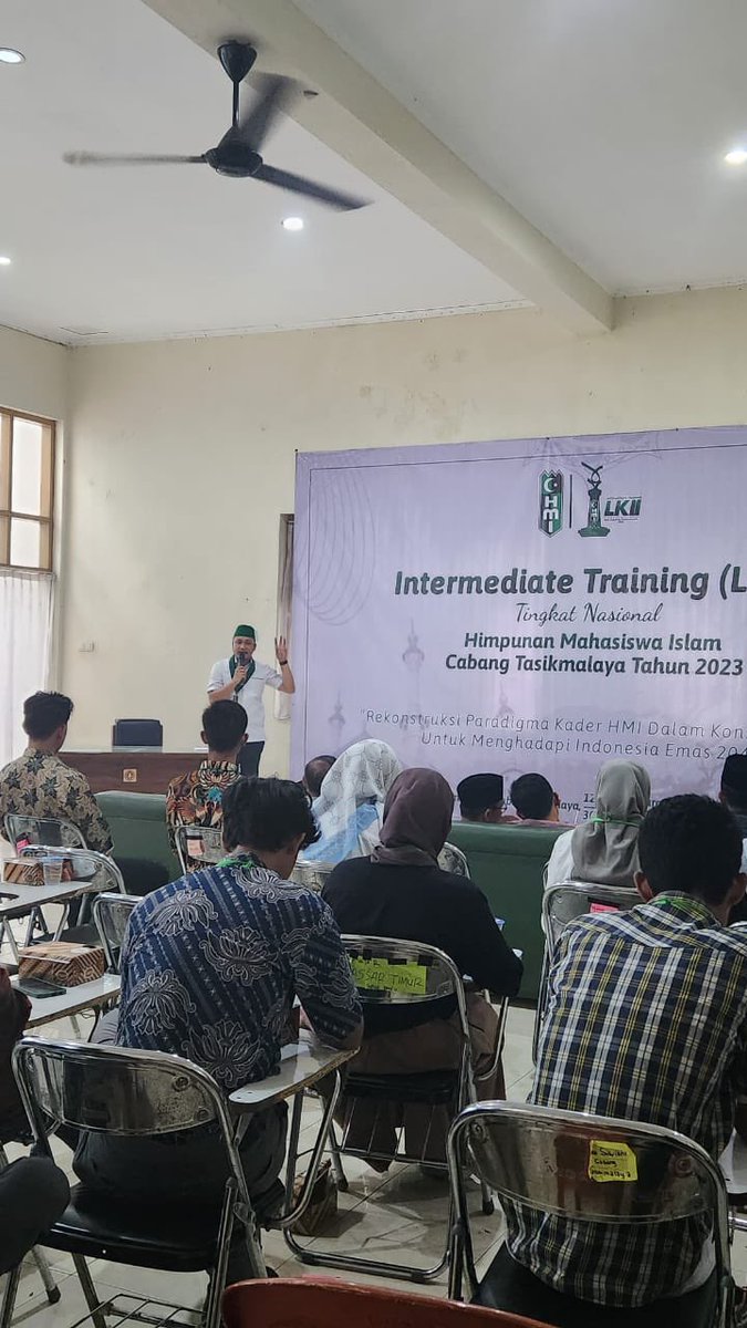 MIPelesa's tweet photo. Hari ini mewakili PB HMI saya berkesempatan menutup Kegiatan Intermediate Training (LK II) Tingkat Nasional HMI Cabang Tasikmalaya @hmitasik https://t.co/3owHztY1fG
