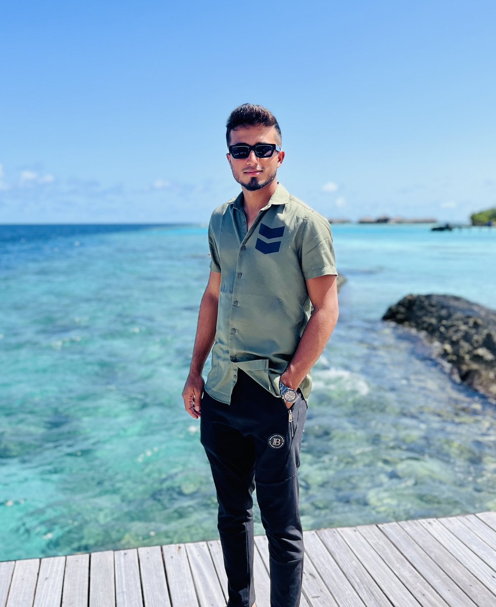 AhD18Official's tweet photo. rodéate de gente que te aporte buenas vibraciones 🫵🏻😉
.
.
.
.
#AhD18 | #sunnyday☀️ | #goodvibes https://t.co/jKgifOWpUF