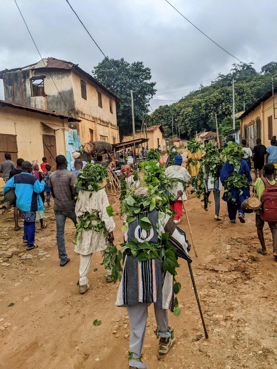 #Atakpame 

🇹🇬Cultures, rites &amp; traditions🇹🇬 

Connaissez-vous les femmes guerrières de chez nous ? 

Elles perpétuent la tradition et sont à l’honneur en cette période où certains aspects de leur importance sociale se dévoilent brièvement aux yeux profanes le temps de la fête…