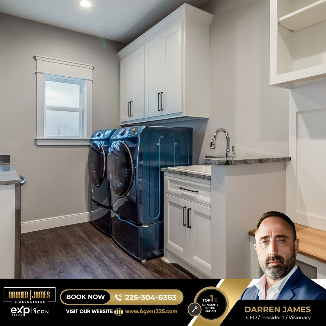 djamesrealtor's tweet image. Would you rather have your laundry and mudroom combined in one space like this or have two separate areas for each?

#mudroom #laundryroom #house #home

DARREN JAMES
CEO / President / Visionary
Darren James &amp;amp; Associates brokered by eXp Realty