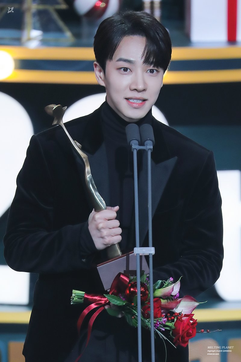 melting_planet's tweet photo. [UPDATE] 221224 KBS 연예대상 올해의 DJ ♥ 기광 *35pic
너무너무 자랑스러운 기광이 😍 
우리의 자랑이도다 💚💚💚💚
📎https://t.co/m2oKiWjvwE
#이기광 #기광 #하이라이트 #LEEGIKWANG #GIKWANG #HIGHLIGHT
@900_330 https://t.co/WrGmgUiJ67