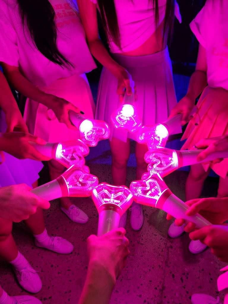 kpro10's tweet photo. Mãi mãi một tình yêu dù là 10 hay 16 hay 26 năm nhé. #16years_Sailing_WithGG #16thwithGG #GG4EVA https://t.co/DGFIjyykiv
