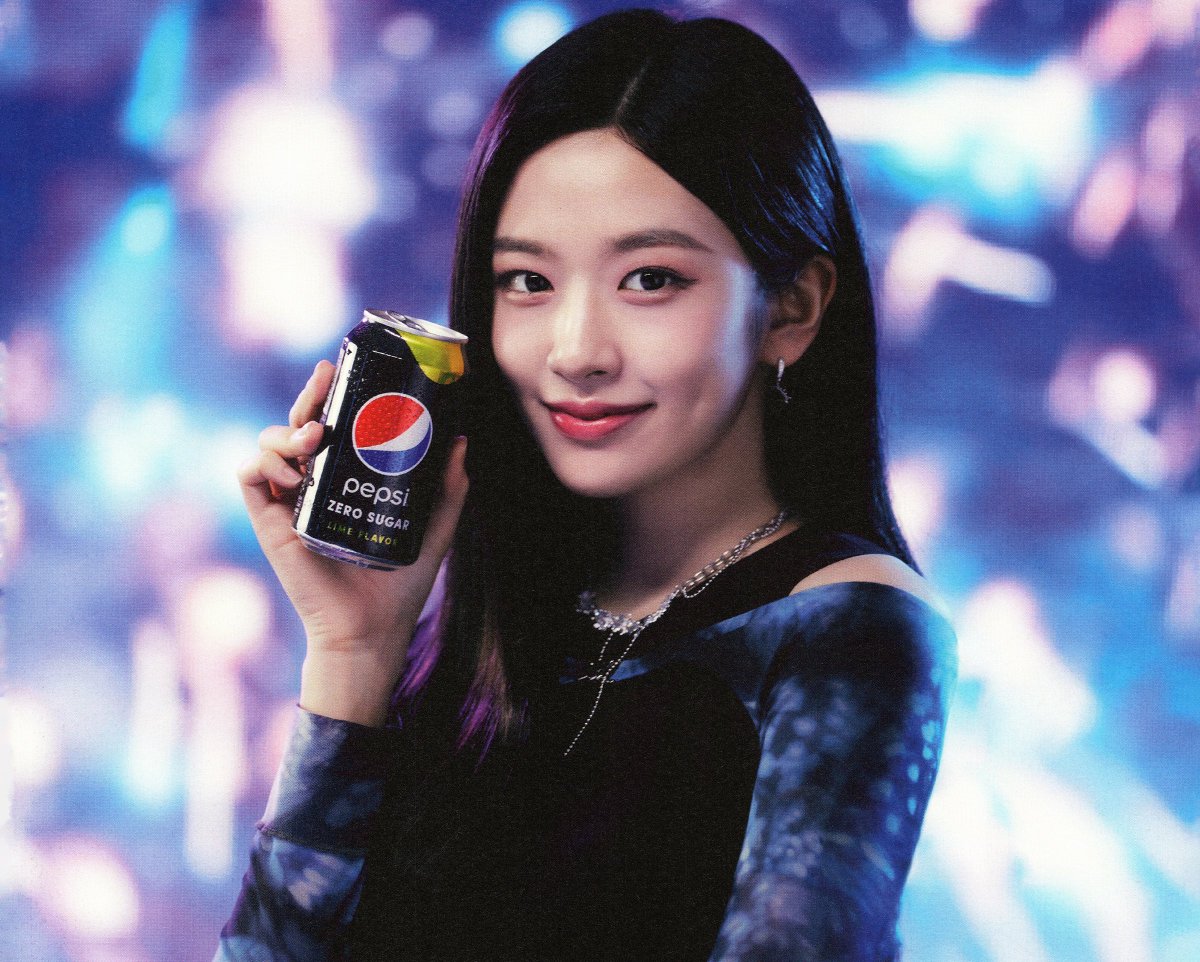 SCAN] PEPSI X IVE Photobook I WANT #아이브 #IVE #안유진