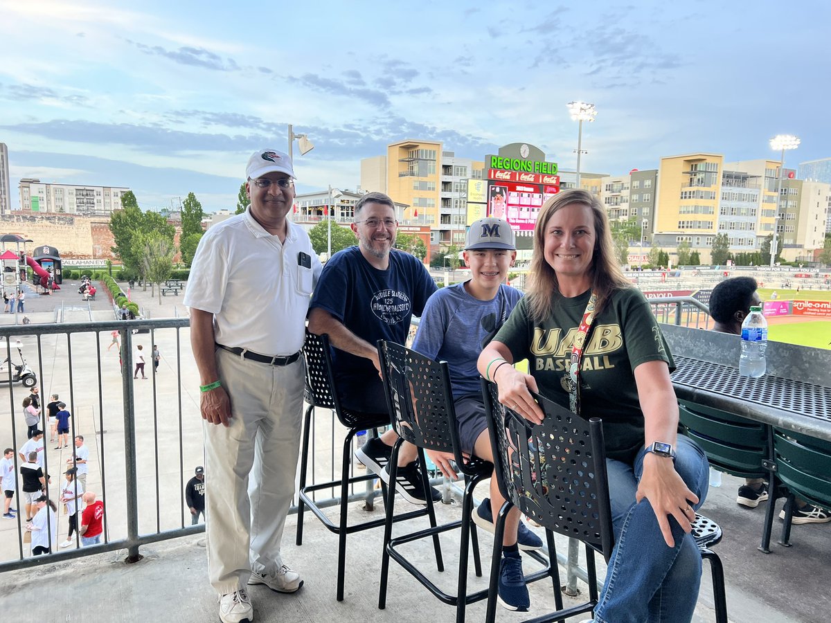UABHeersink's tweet image. We had a wonderful time at our #Heersink School of Medicine Appreciation Night at the @BhamBarons! Our dean, @anupamuab, even got to throw the first pitch! We are so grateful for all of our #HeersinkFaculty and staff!
