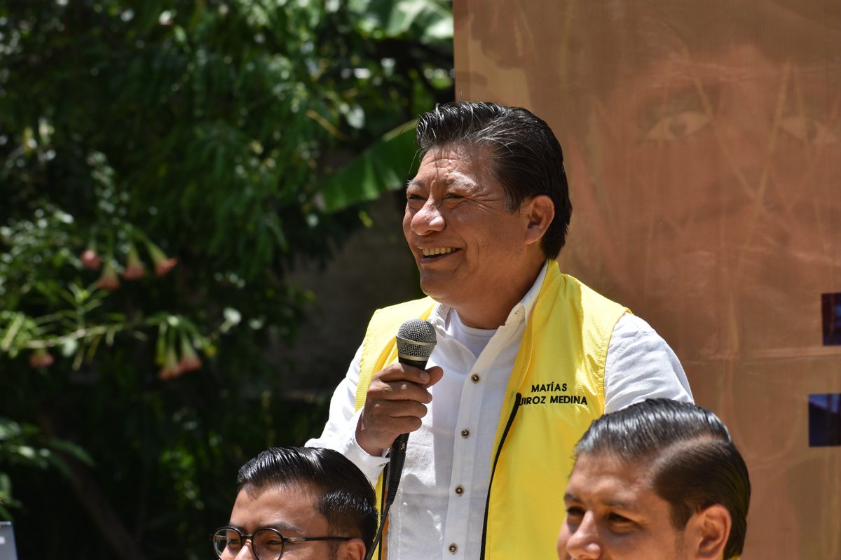 Matias_QM's tweet photo. Junto a mis compañeros de partido, la Secretaria General Nacional, @AdrianaDiazPRD y el Presidente del #PRDMorelos, @sergiopradosi , nos convocamos hoy a la toma de protesta del Comité Ejecutivo Municipal de #VillaDeAyala

#MatíasQuirozMedina #AmigosDeQuiroz #Morelos https://t.co/QFDO1BNioS